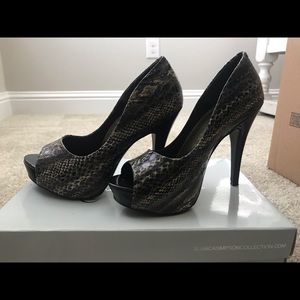 Jessica Simpson heels